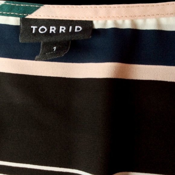 torrid Striped Sheer 'Georgette' Zip-Front Blouse - Size 1 (1X) - Picture 6 of 6